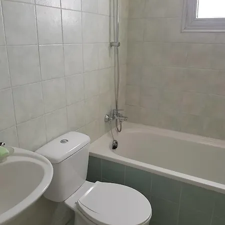 Mediterranean Beach Apts דירה לימסול